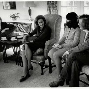 Students meet with 1974 Lovejoy Fellow Katharine Graham of the Washington Post. (L-R: David French, 1974 senior president; Katharine Graham, 1974 Lovejoy fellow; Libby Corydon; Charles Jenks.)