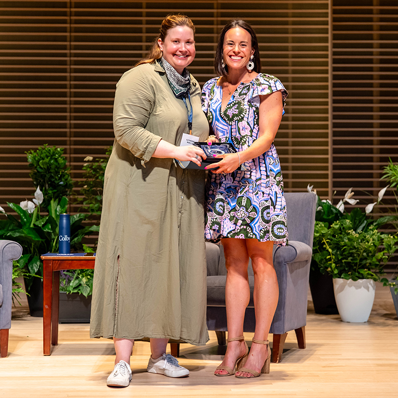 2026 Edson V. Mitchell Distinguished Service Award recipient Amy Cronin Davis ’06 (right) poses with Catherine Mullin ’11, chair of the award selection committee.