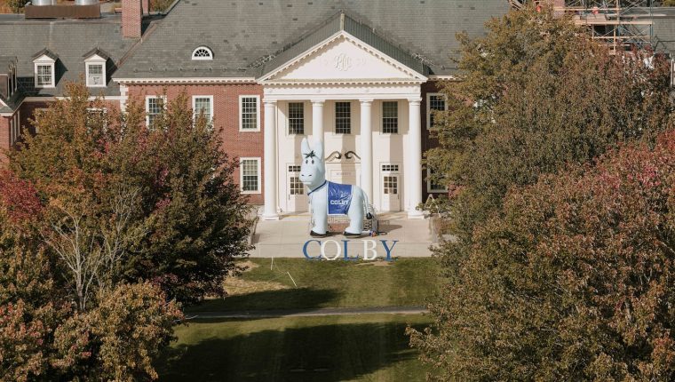 Inflatable Colby Mule and letters spelling COLBY stand in front of Roberts Building during Homecoming 2026.